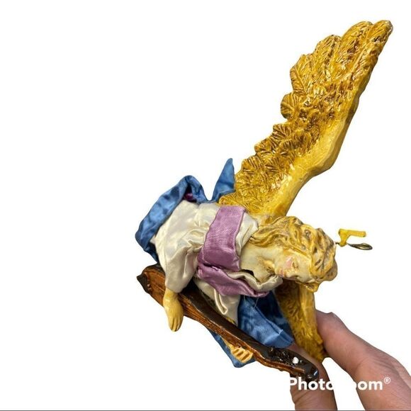 Hand painted and signed Angel - Picture 8 of 10